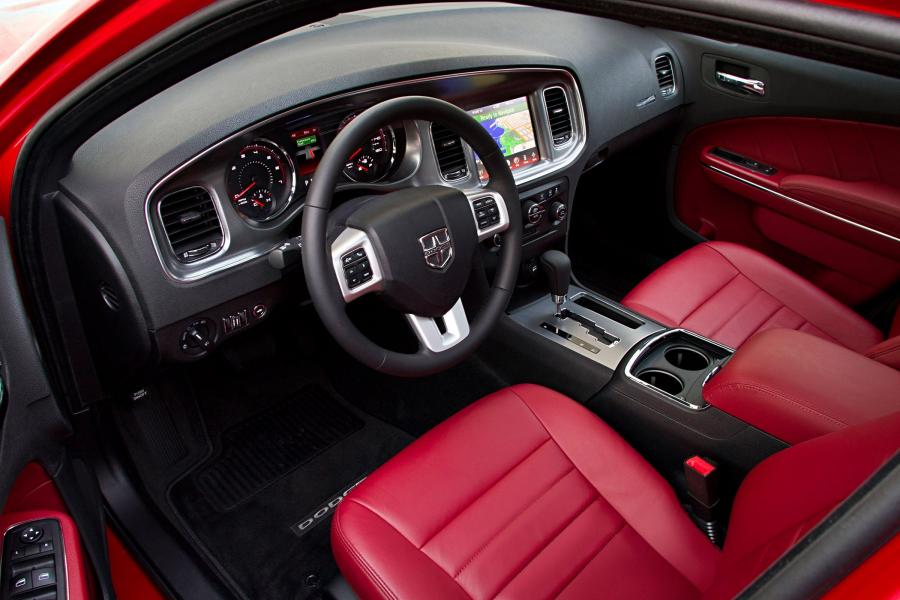  Dodge Charger 2012 года  (фото 4 из 7)